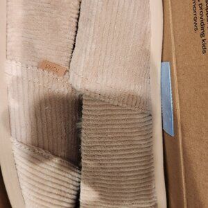 NWT TOMS ALPARGATA CLASSIC